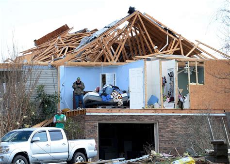 Multiple deaths after devastating tornado causes severe damage across Nashville - ABC News