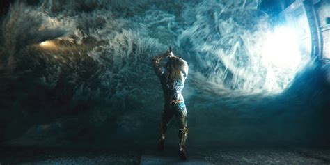 Aquaman's Underwater Scenes Will Be 'Huge' | Screen Rant