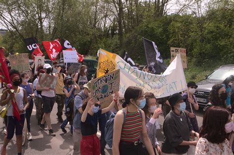 En protestation contre la loi Climat et Résilience Stop KNAUF Illange