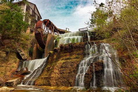 Waterfalls Near Me Take A Quick Detour To This Mississippi Waterfall