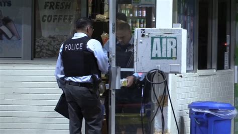 Chicago Shooting Lincoln Park Robbery Suspect Shot While Stealing