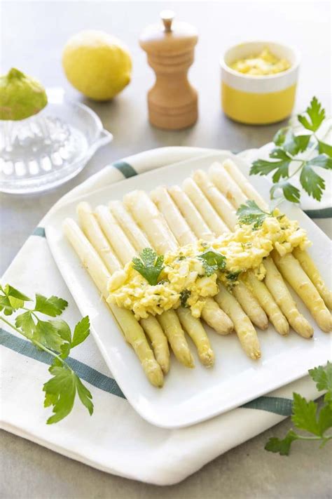 Asperges blanches à la flamande Recettes de cuisine Ôdélices