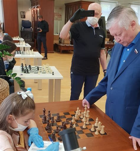 FIDE and Anatoly Karpov give master-class to young players on ...