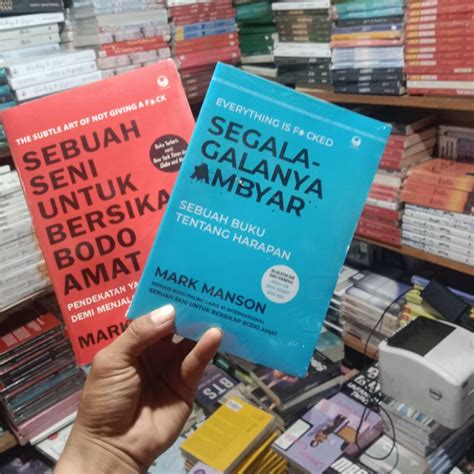 Jual Paket Buku Sebuah Seni Untuk Bersikap Bodo Amat Segala Galanya