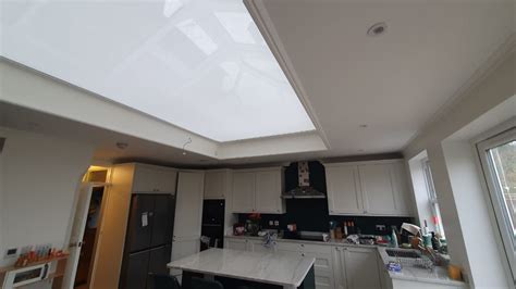 The Zeus Large Electric Roof Lantern Blind WindowTreat