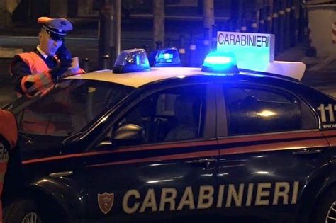 Taormina Tentano Di Rapinare Un Centro Scommesse Tre Giovani