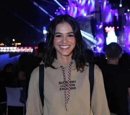 Bruna Marquezine Usa Look Colegial De Mais De R Mil No Rock In Rio