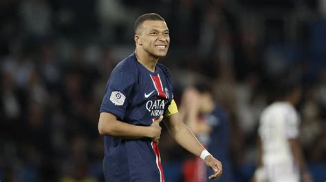 Mbappé Sufrió Una Fuerte Entrada En El Juego Entre Psg Y Toulouse En La Ligue 1 Y Estuvo Cerca