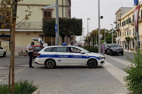 Cisterna Controlli Della Polizia Locale Ritirate Patenti Luna