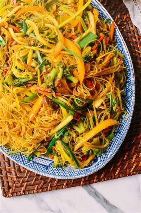 Vegetarian Singapore Noodles The Woks Of Life