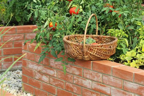 Brick Garden Bed | Kellogg Garden Organics™