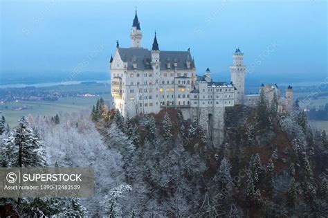 Neuschwanstein Castle in winter, Fussen, Bavaria, Germany, Europe ...