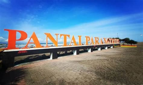 Pantai Parangtritis: Menikmati Keindahan Alam di Pantai Mistis Jawa ...