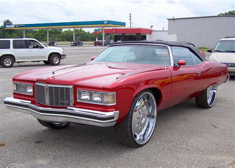 1975 Pontiac Bonneville - Information and photos - MOMENTcar