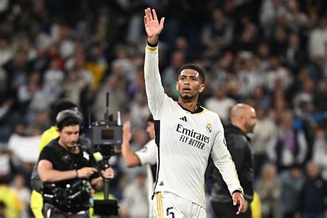 Real Madrid celebra la Liga en el Bernabéu con una manita a Alavés El