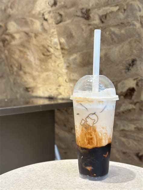 Roasted Brown Boba Milk Tea with Cheezo ร้าน Hey Tea (Shanghai New