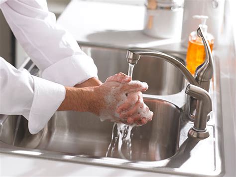 Food Safety Expert Says Personal Hygiene Matters Too