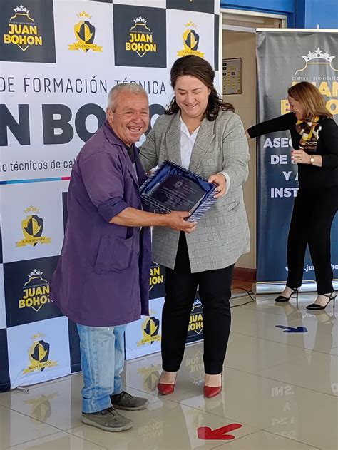 CELEBRAMOS 41 AÑOS DE EXCELENCIA EDUCATIVA EN EL CFT JUAN BOHON Juan