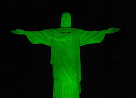 Março Verde Cristo Redentor é iluminado para alertar sobre doença rara