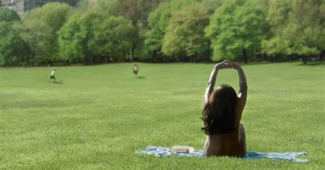 Nd Naked Super Bowl Ad Released On Youtube Mindy Kaling Sunbathes