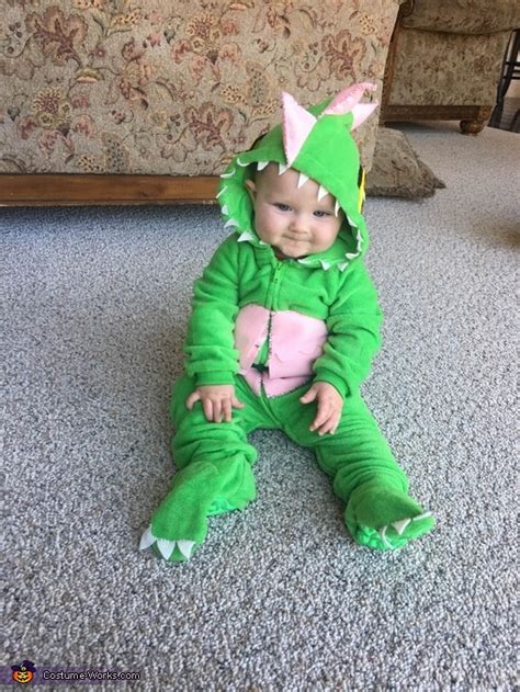 Dinosaur Baby Costume | DIY Costumes Under $45 - Photo 3/4