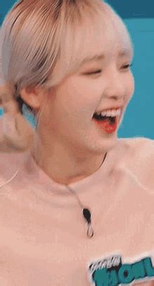 Izone Yena Izone Yena Discover Share GIFs