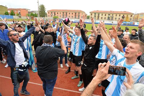 Fbc Saronno in Eccellenza gli scatti più belli dell invasione di campo