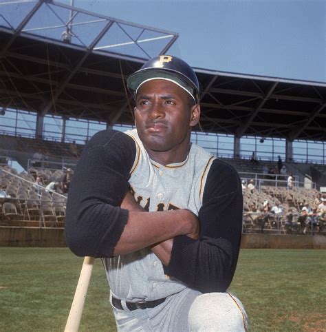 Roberto Clemente 3000 Career Hits 4 Batting Titles 12 Gold Gloves T