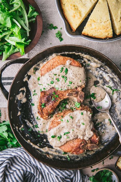 Country Style Pork Chops And Gravy The Seasoned Mom