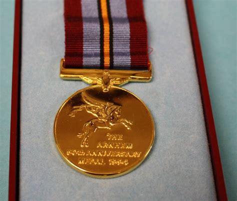 boxed arnhem  anniversary medal ww militaria scale models