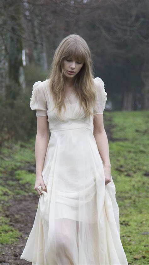 Taylor Swift White Dress Wallpapers - Wallpaper Cave