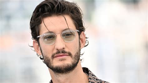 Pierre Niney D Voile Les Coulisses Du Tournage Du Comte De Monte Cristo