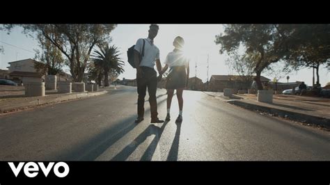 Mlindo The Vocalist - AmaBlesser (Official Video) ft. DJ Maphorisa Chords - Chordify