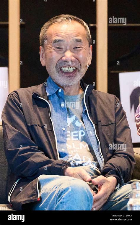 Haruki Murakami Hi Res Stock Photography And Images Alamy