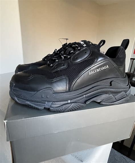 Balenciaga Triple S. Triple Black (2018 Reissue) (Pre-Distressed) LV ...