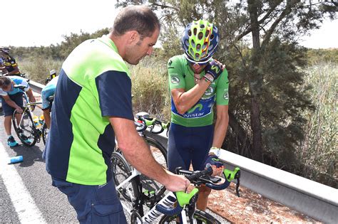 Crash Injuries Slow Valverde On Vuelta A Espana Summit Finish Cyclingnews