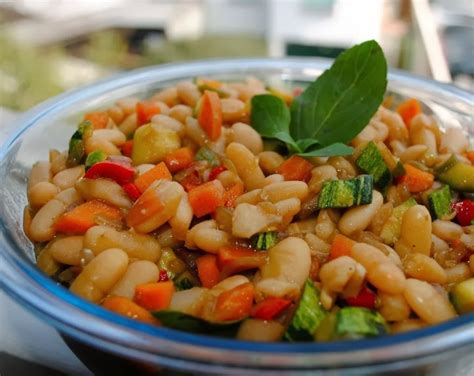 Feijão branco legumes e carne Grupo Cedil