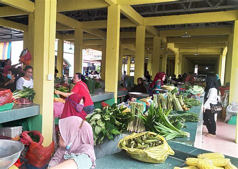 Ratusan Pedagang Pasar Puan Maimun Tempati Lapak Baru Ulasan Co