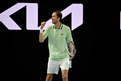 Indian Wells Medvedev più forte di infortuni e polemiche batte un