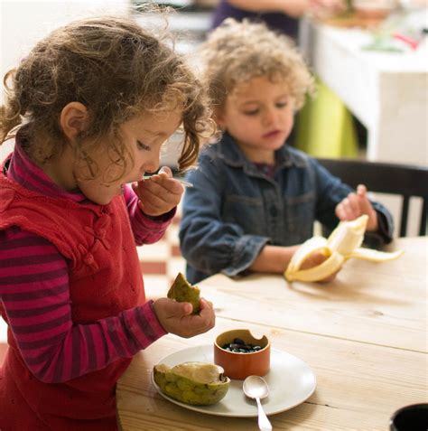 The Best Way To Get Your Kids To Eat Healthily - foodisinthehouse.com