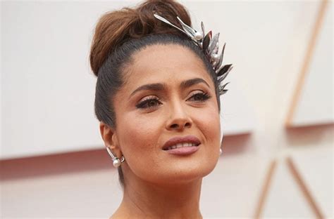 Un Escote Impactante E Inesperado Salma Hayek Deslumbr A Todos Con