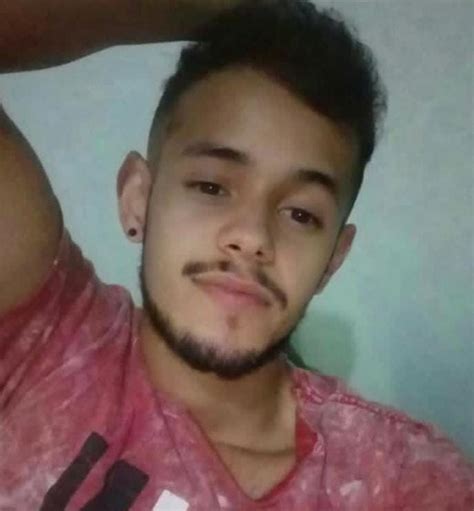 Jovem De Anos Executado Por Motociclistas No Paje Farol De