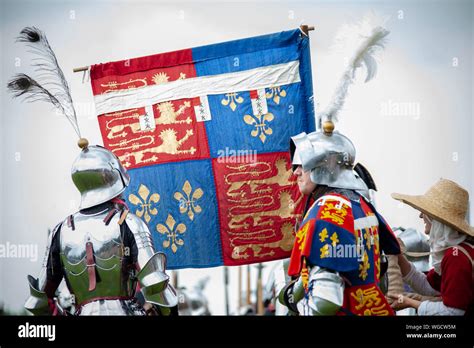 Medieval England Flag Battle Hi Res Stock Photography And Images Alamy