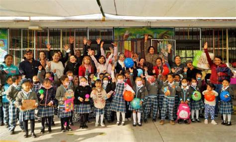 Sector 17 de Preescolar lleva alegría a niñas y niños con la entrega de