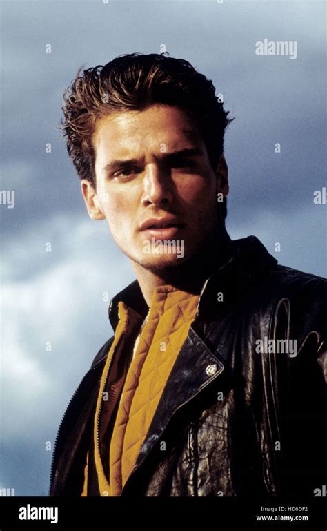 Earth 2 Antonio Sabato Jr Season 1 1994 95 © Universal