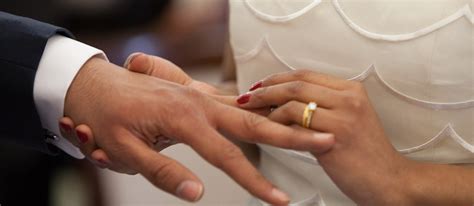 How To Wear Engagement And Wedding Rings