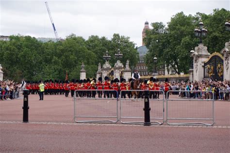 Londres Troca De Guarda No Pal Cio De Buckingham Viajon Rios