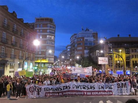 Miles De Personas Secundan La Marcha Del Movimiento Feminista Contra El Patriarcado Y Su Explotación