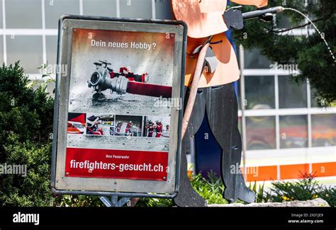 Feuerwehr Dübendorf sucht mittels Plakat neue Feuerwehrleute