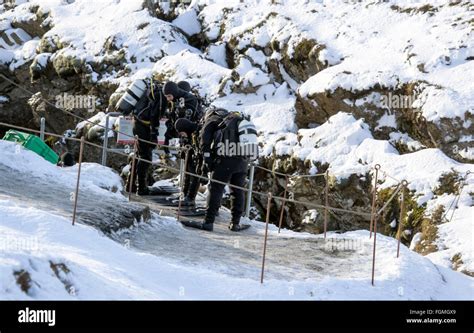 iceland diving tectonic plates Stock Photo - Alamy